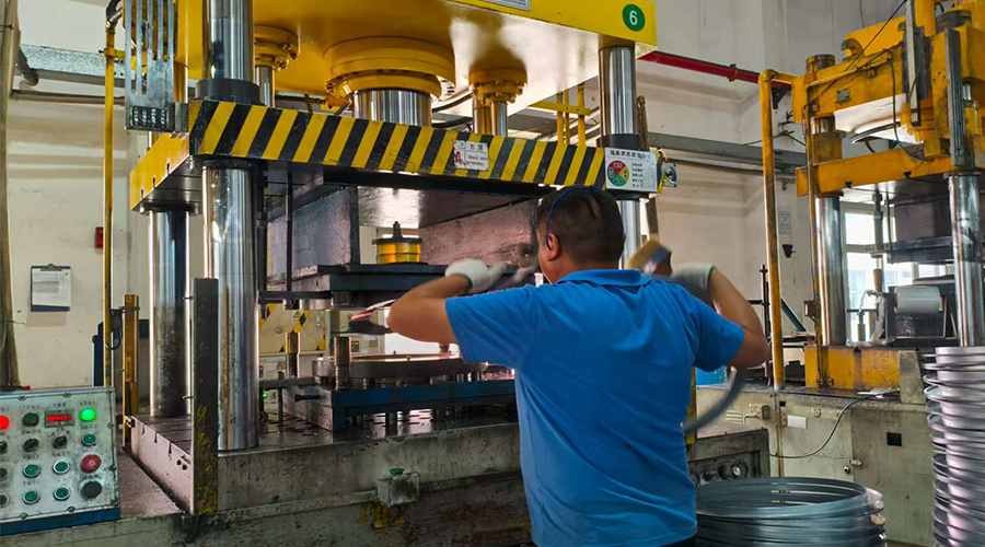 金環(huán)電器的滾筒干衣機如何適應游艇、輪船等特殊海洋環(huán)境，確保高安全性和穩定性？