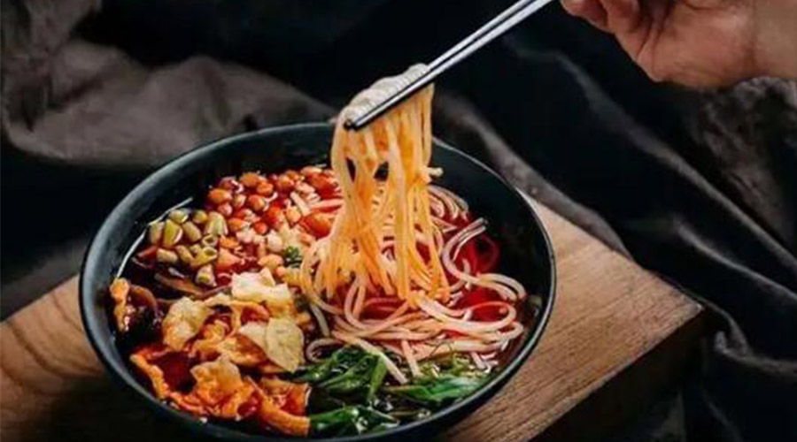 吃螺螄粉衣服上有味道如何快速解決！滾筒衣服烘干機有辦法