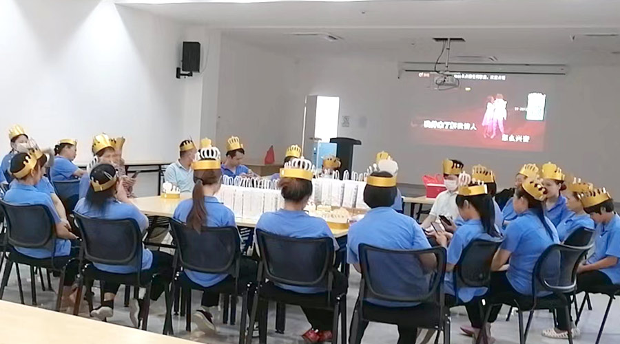 歡聚一堂 溫暖相伴！金環(huán)電器舉辦9月員工生日會(huì )